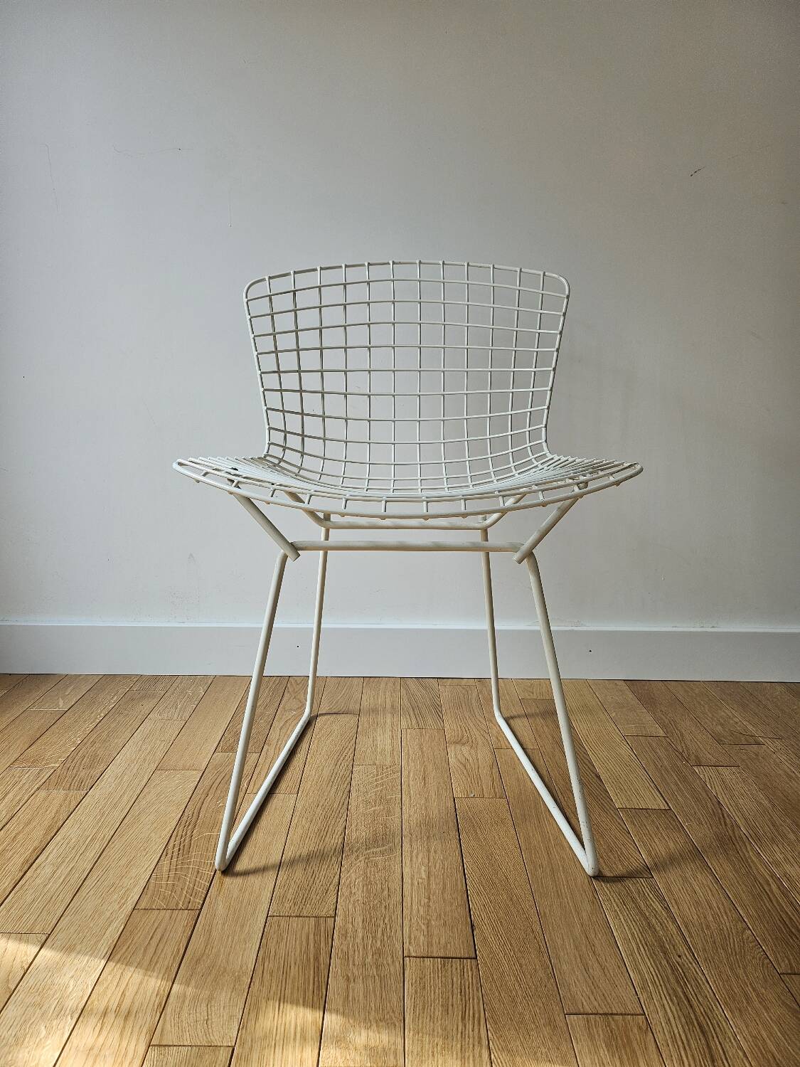 HARRY BERTOIA for KNOLL - White metal "wire" chair