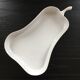 Plat a four blanc forme poire