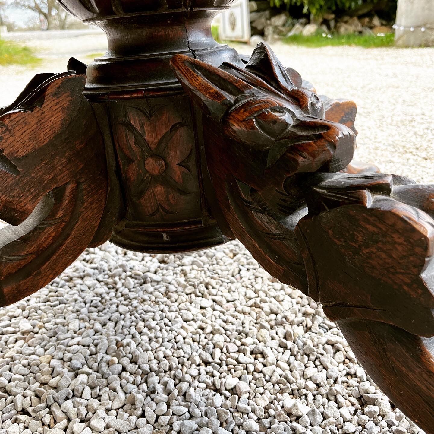 Dining table with 1930/40 system