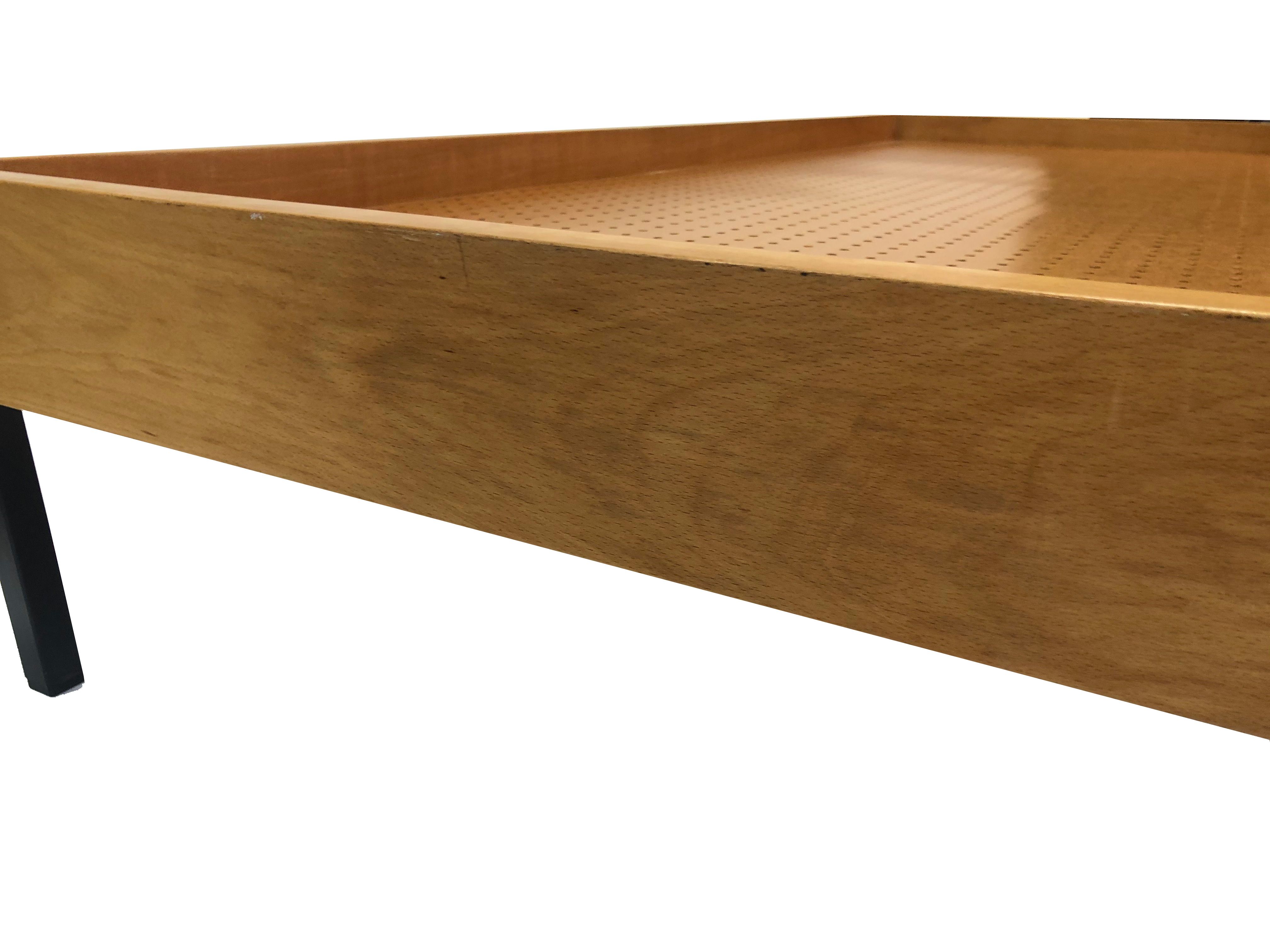 Lit d'appoint vintage en bouleau design métal années 60