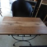 Wrought iron coffee table and its solid oak top