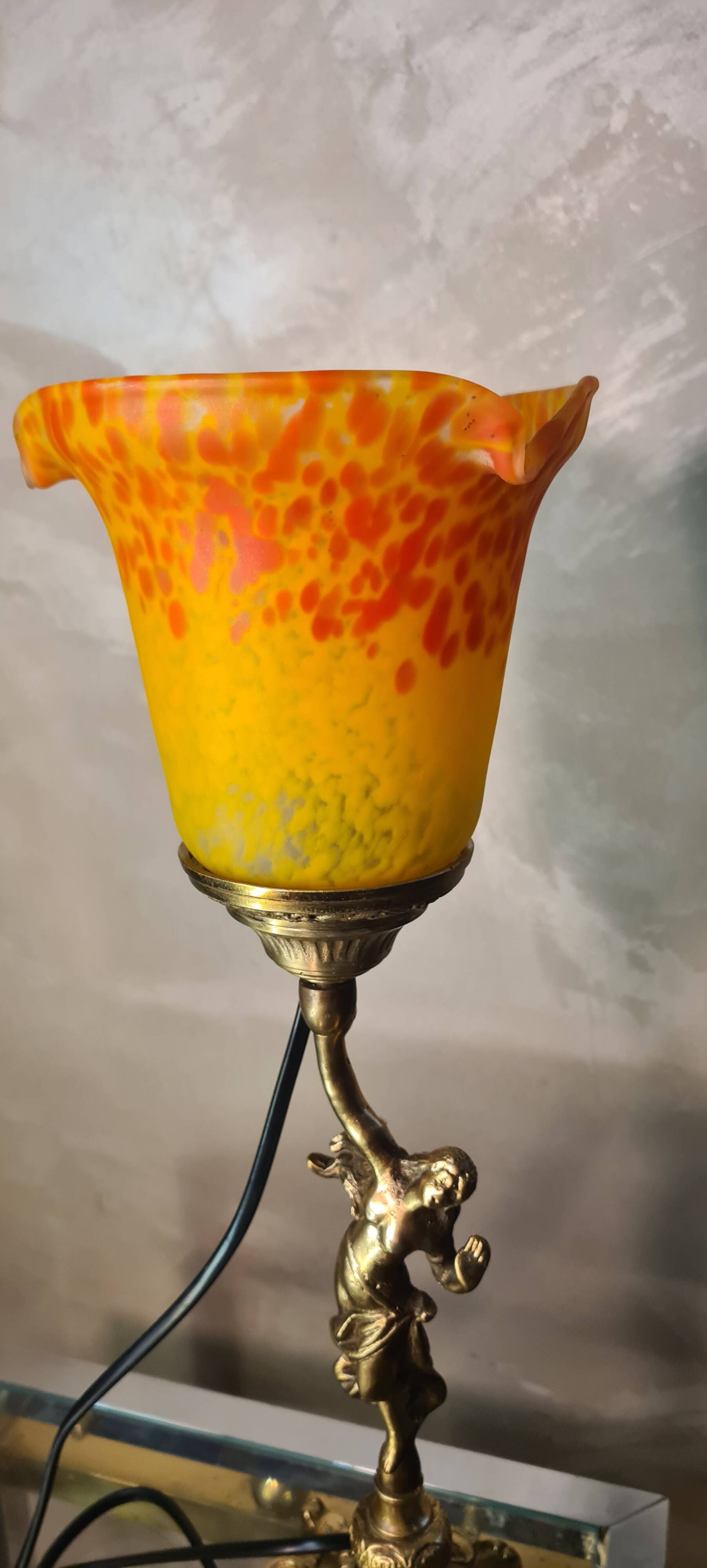 small bronze lamp with very beautiful glass paste tulip 40x14 electricity ok