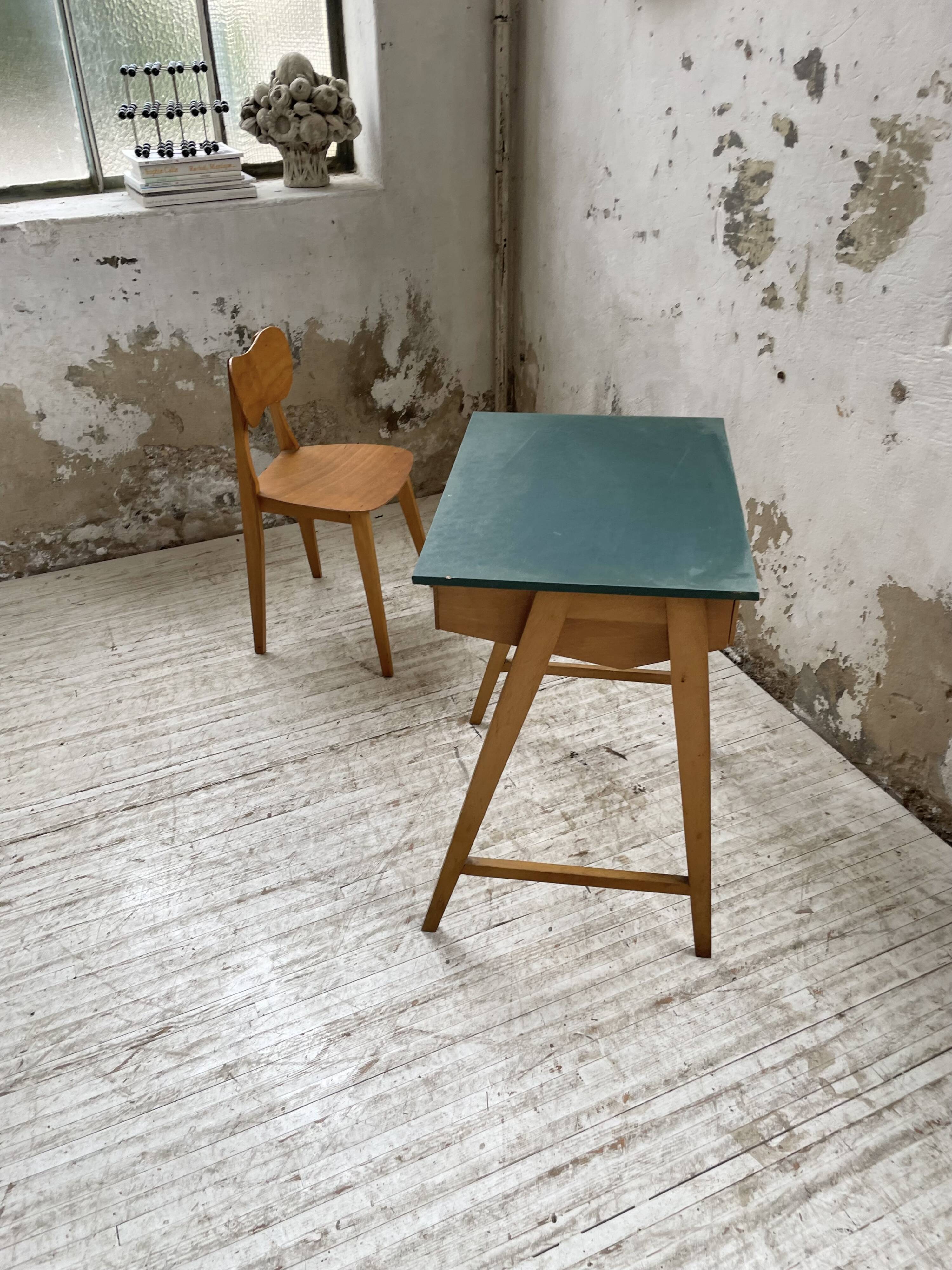Bureau et chaise enfant pieds compas