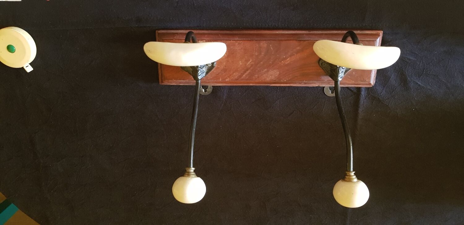 Ceramic and walnut coat rack. The 50's.