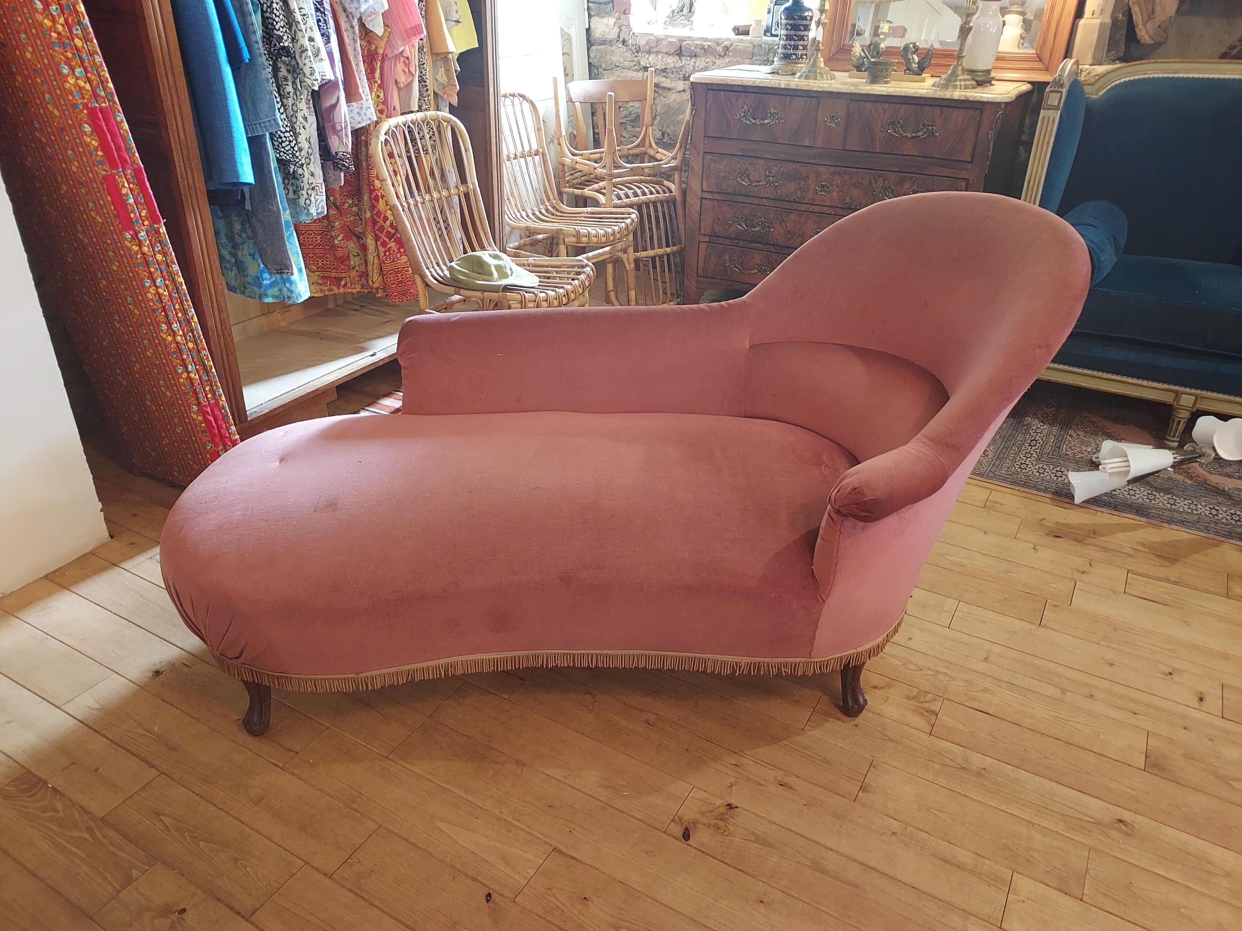 Pink Toad Daybed