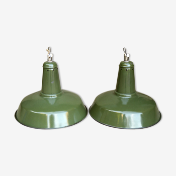 Pair of enameled sheet metal suspension lamp industrial shop green plant
