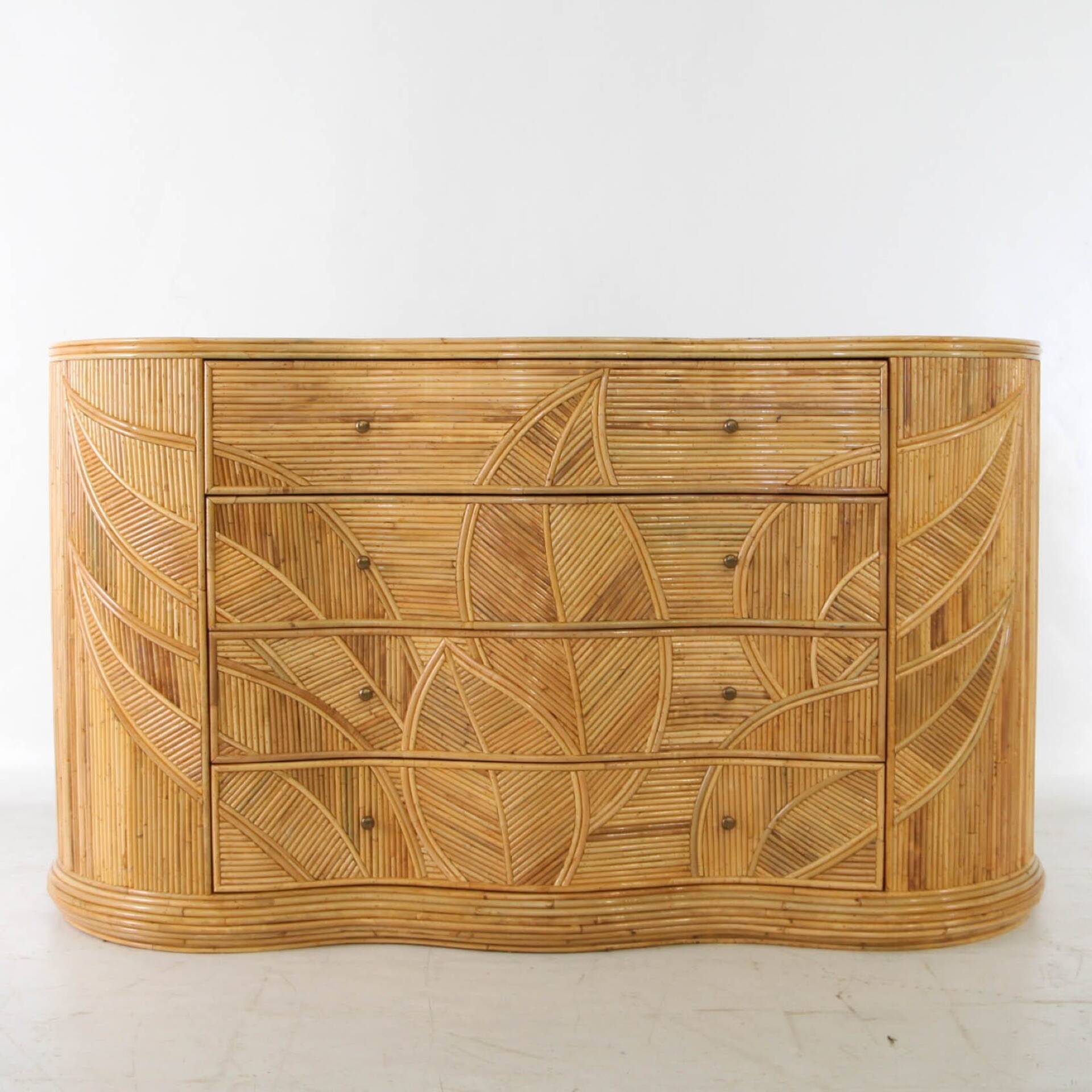 Commode « feuilles » en rotin