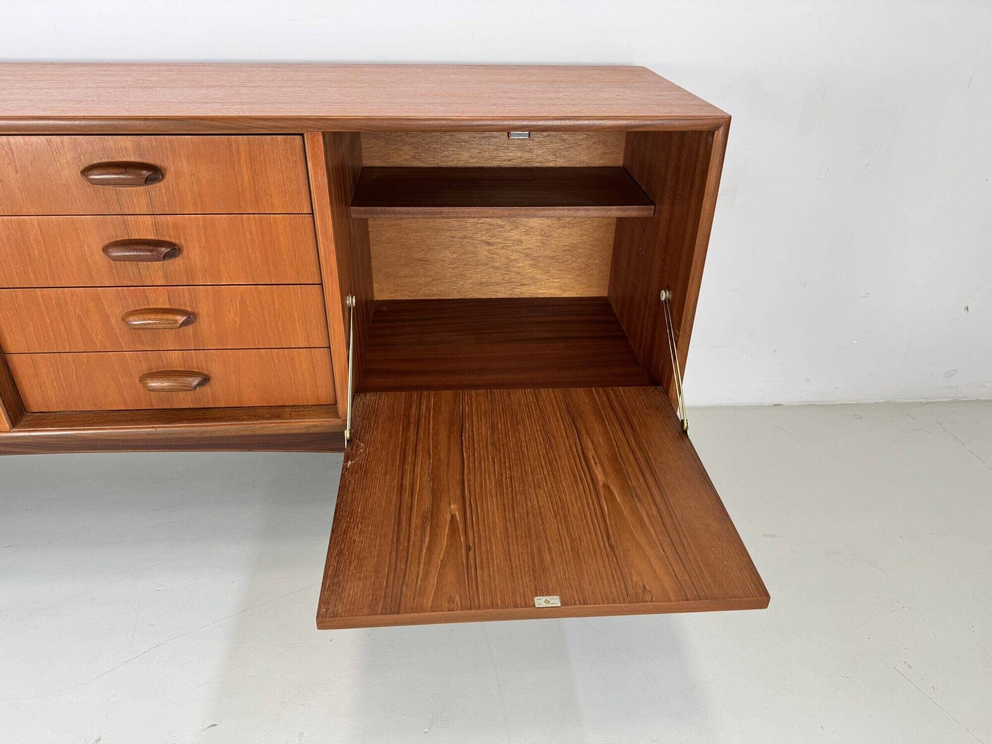 Buffet vintage G-Plan.