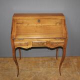 Bureau dos d'âne Louis XV en noyer XVIII siècle