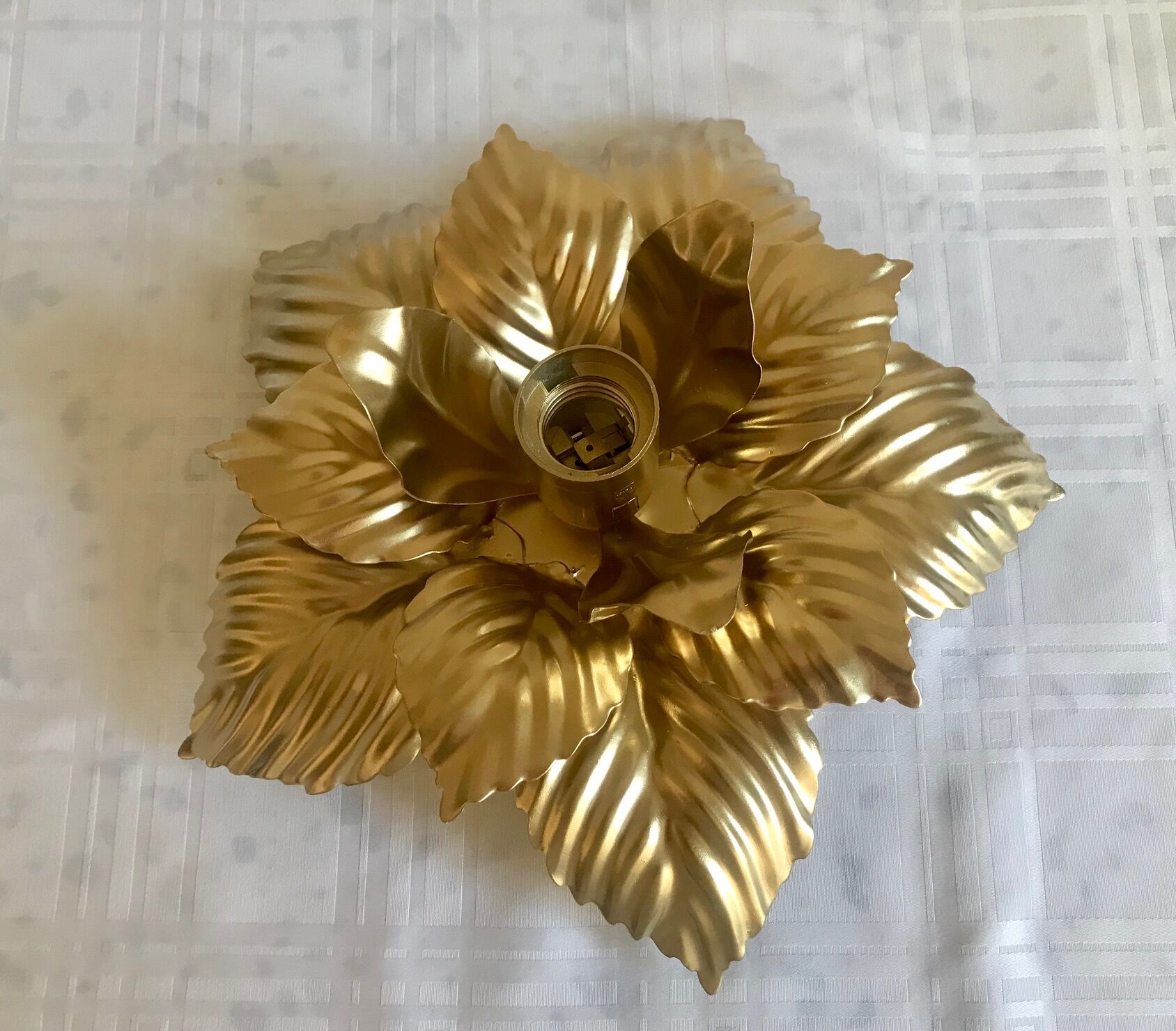 Golden flower wall lamp