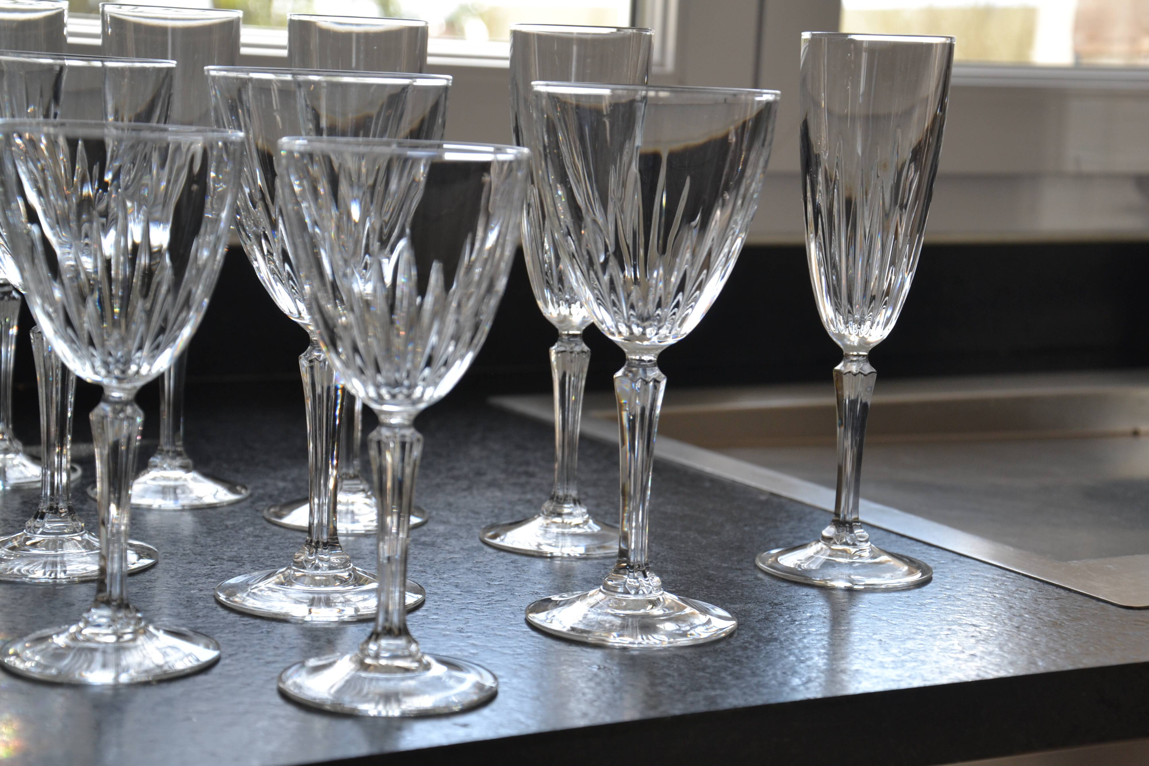 18 stemmed glasses in Arques crystal