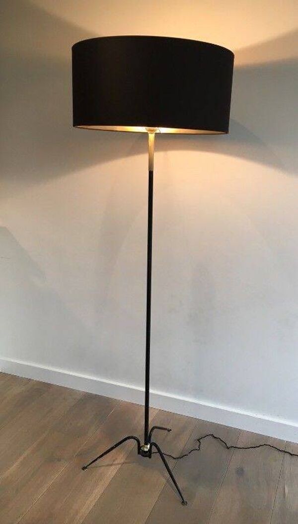 Lampadaire de parquet en métal laqué noir et laiton