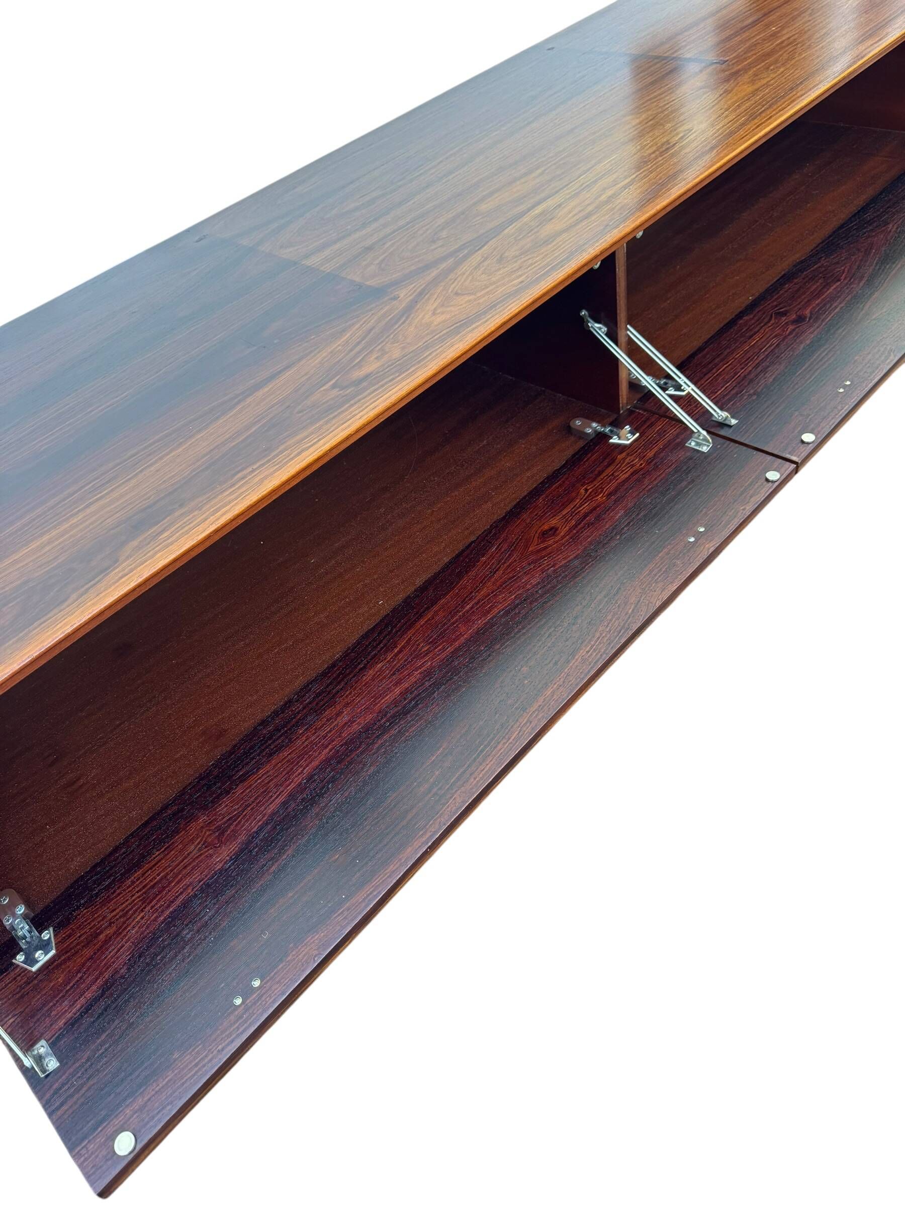 MCM Rosewood Low Board par Fristho