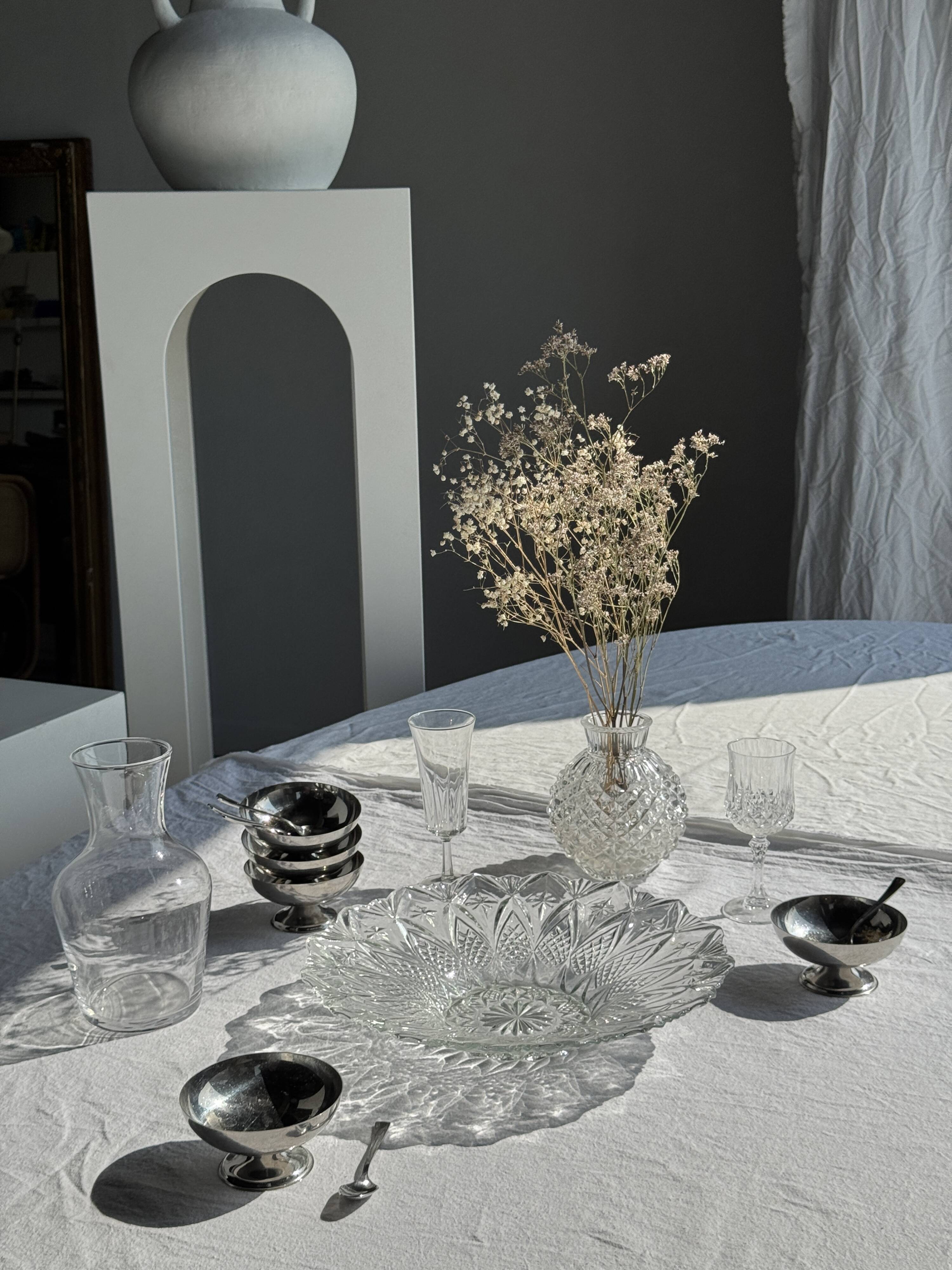 Small glass ball vase with diamond points H15