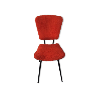 Chaise moumoute rouge