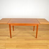 Table danoise en teck Henning Kjaernulf 1960