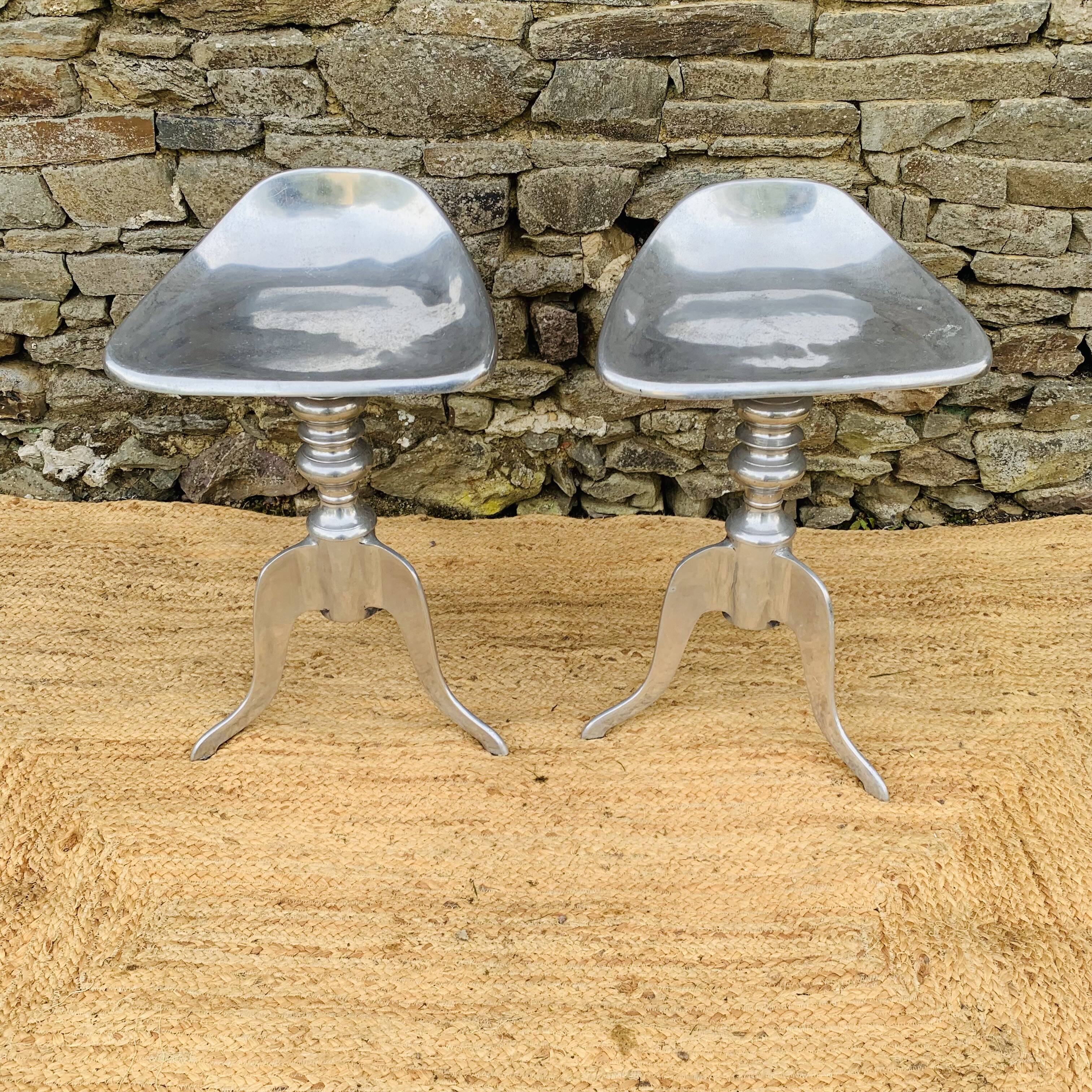 Paire de tabourets en aluminium