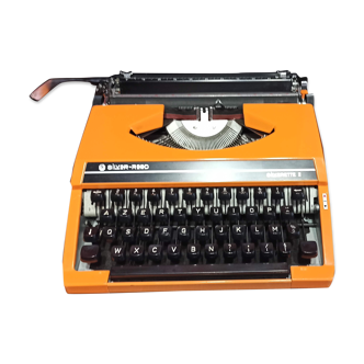 Silver-reed model Silverette II typewriter