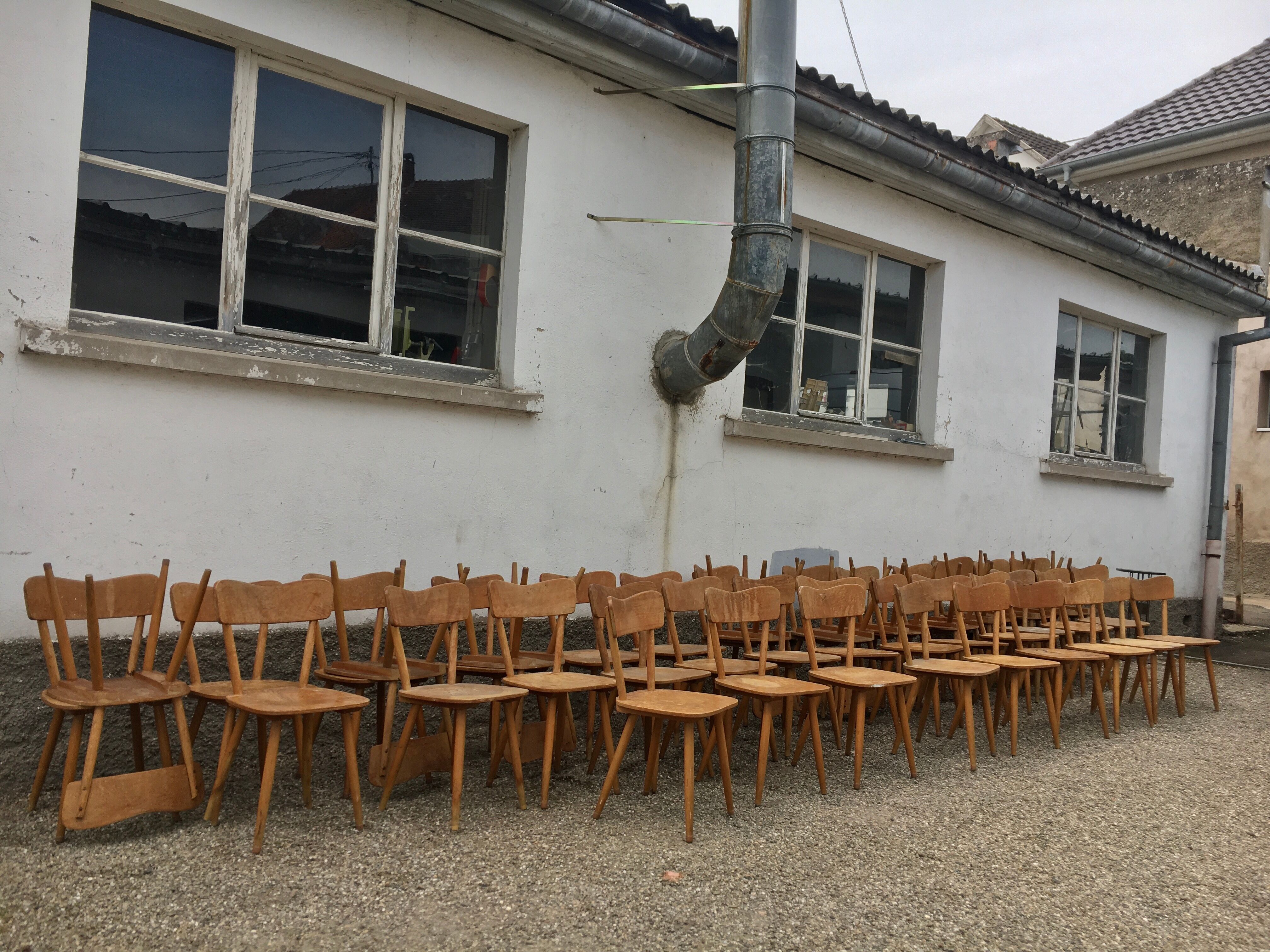 Série de 40 chaises bistrot ´