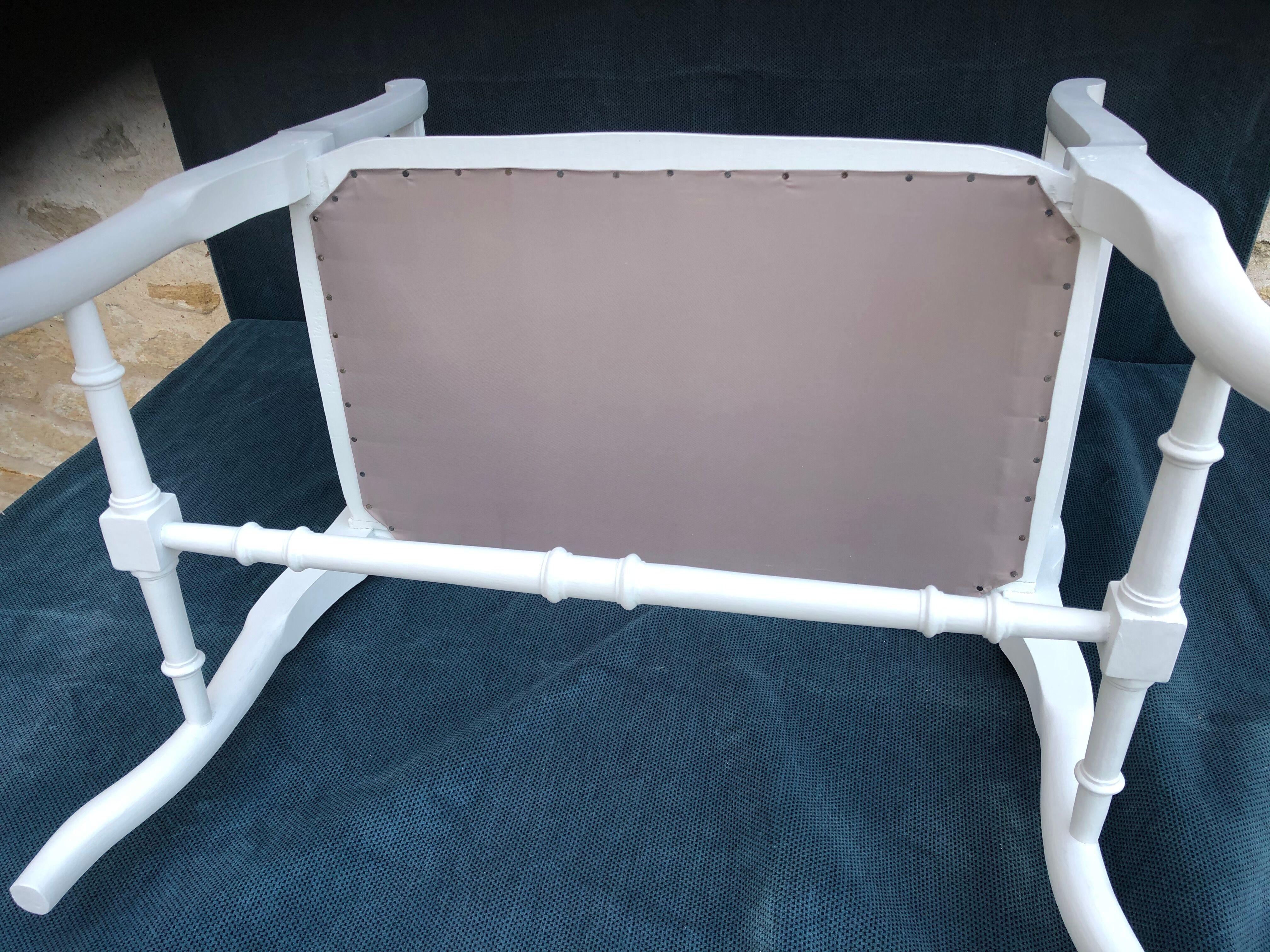 Banquette bout de lit dans l'esprit shabby chic