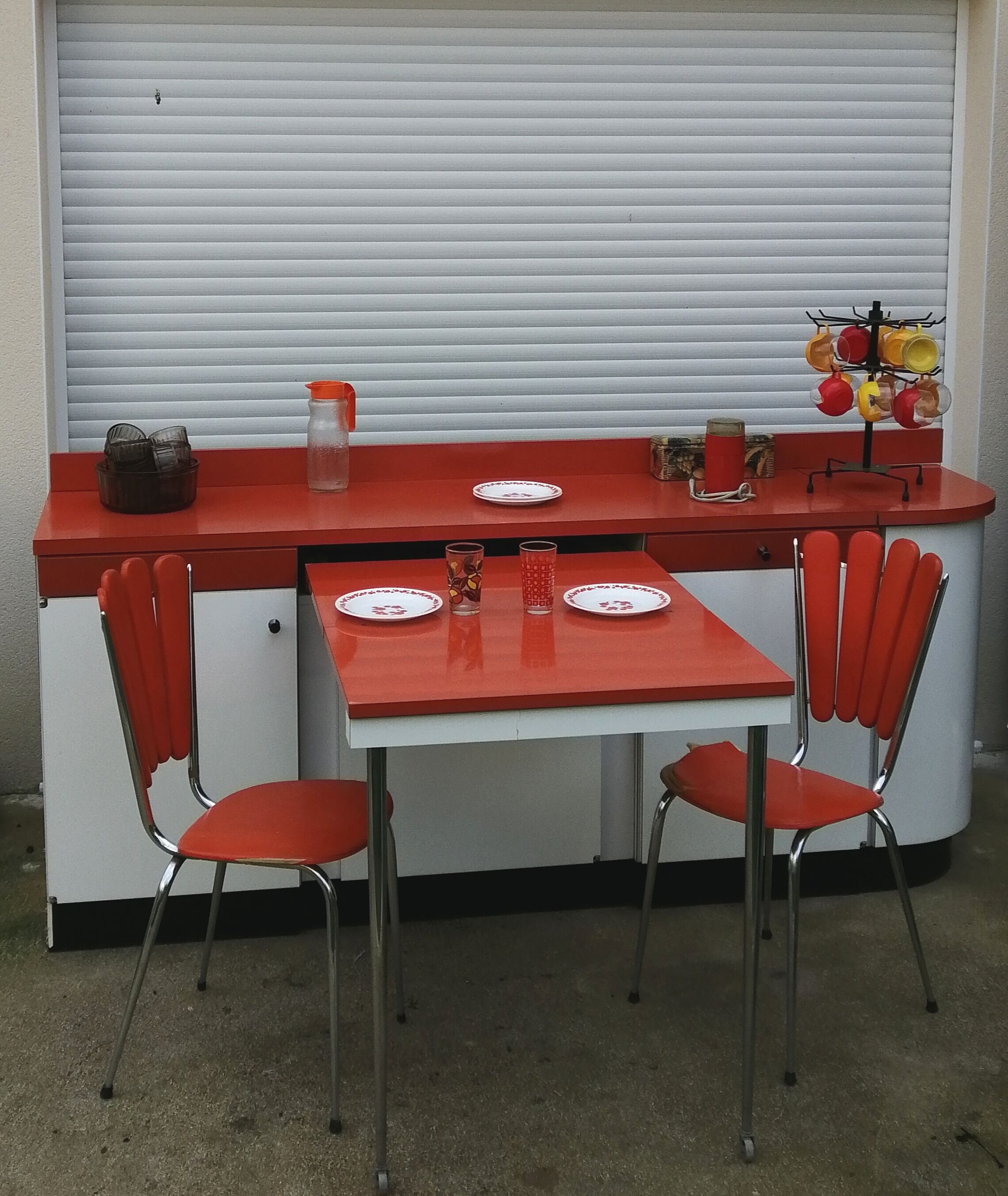 Formica sideboard with its 70' retractable table