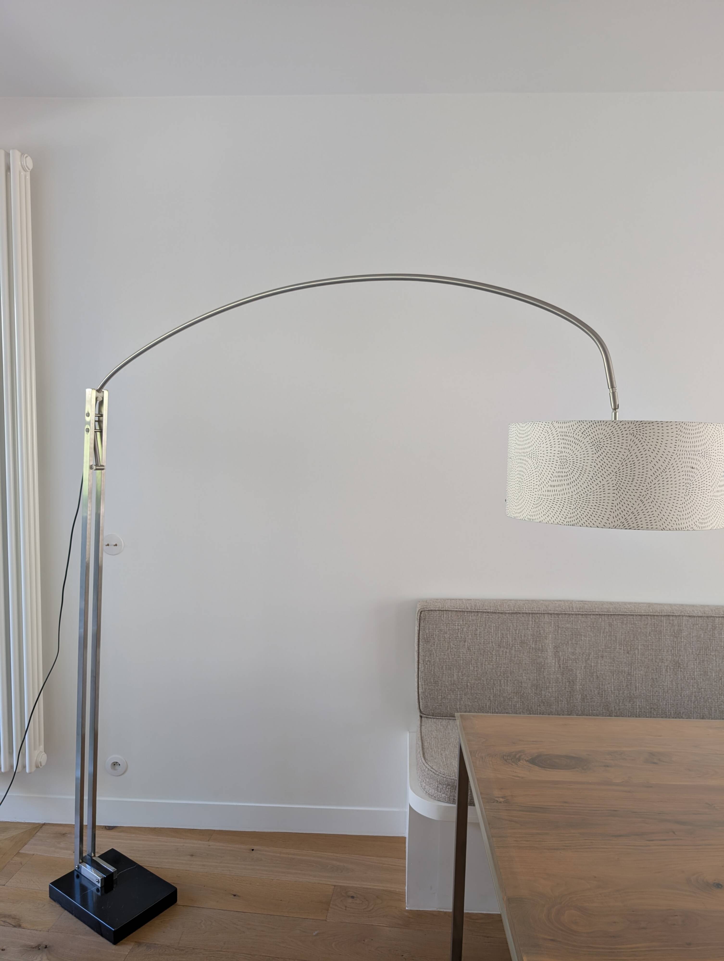 Lampadaire arc pliable