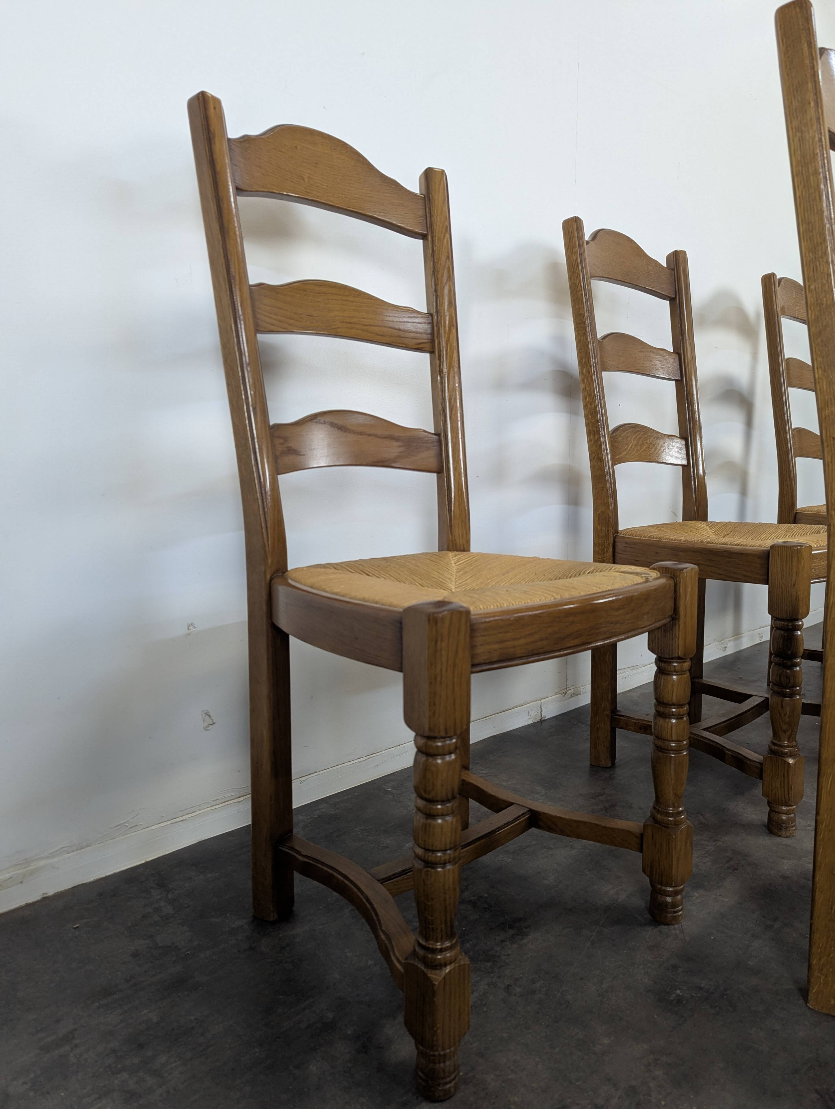 Set of 6 straw-seated chairs