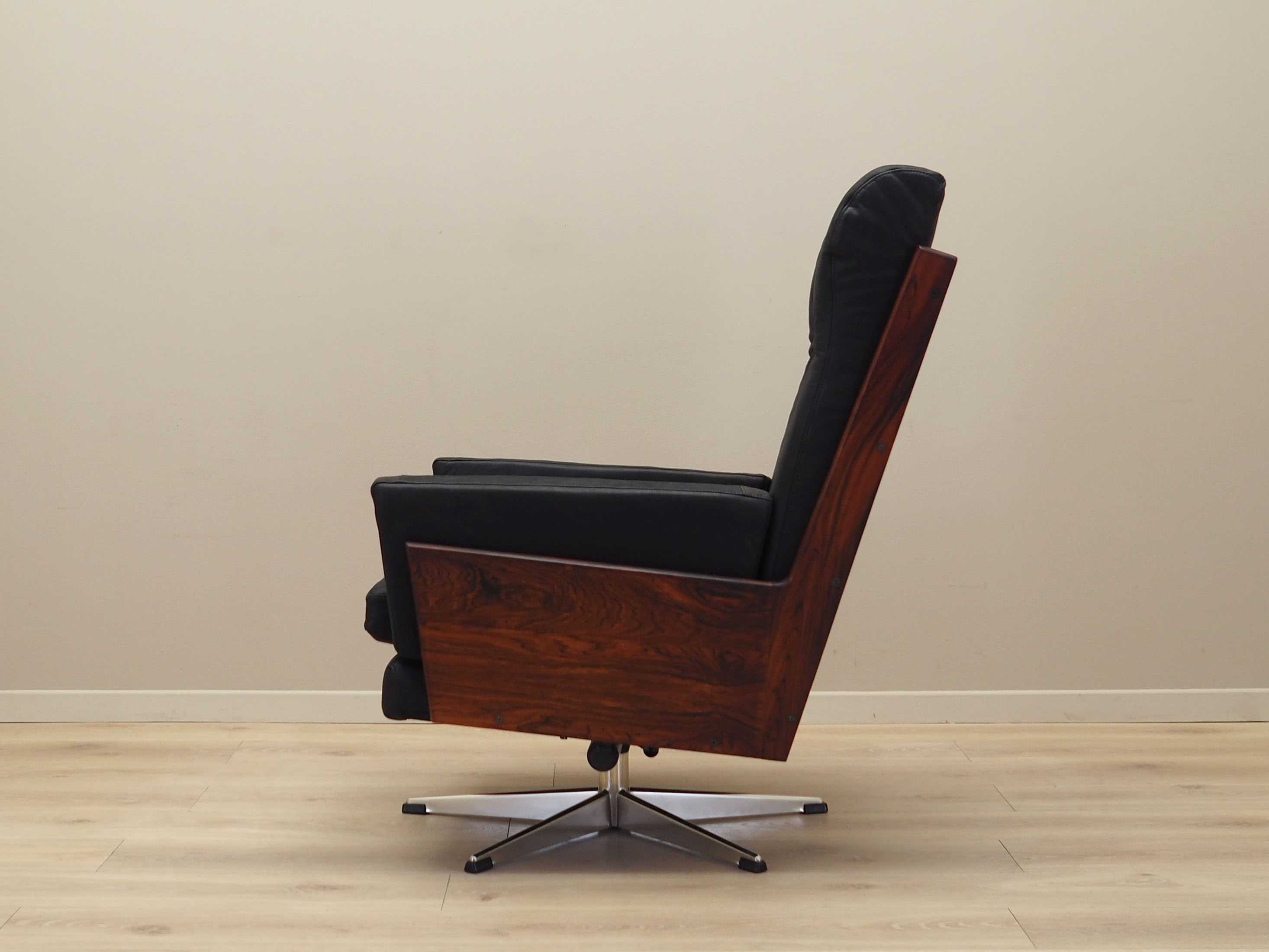 Fauteuil de bureau en cuir, design danois, années 1970, production: Danemark