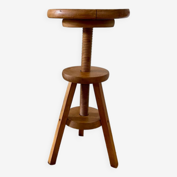 Screw tripod stool