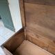 Buffet bas en bois massif sur roulettes – style industriel & campagne