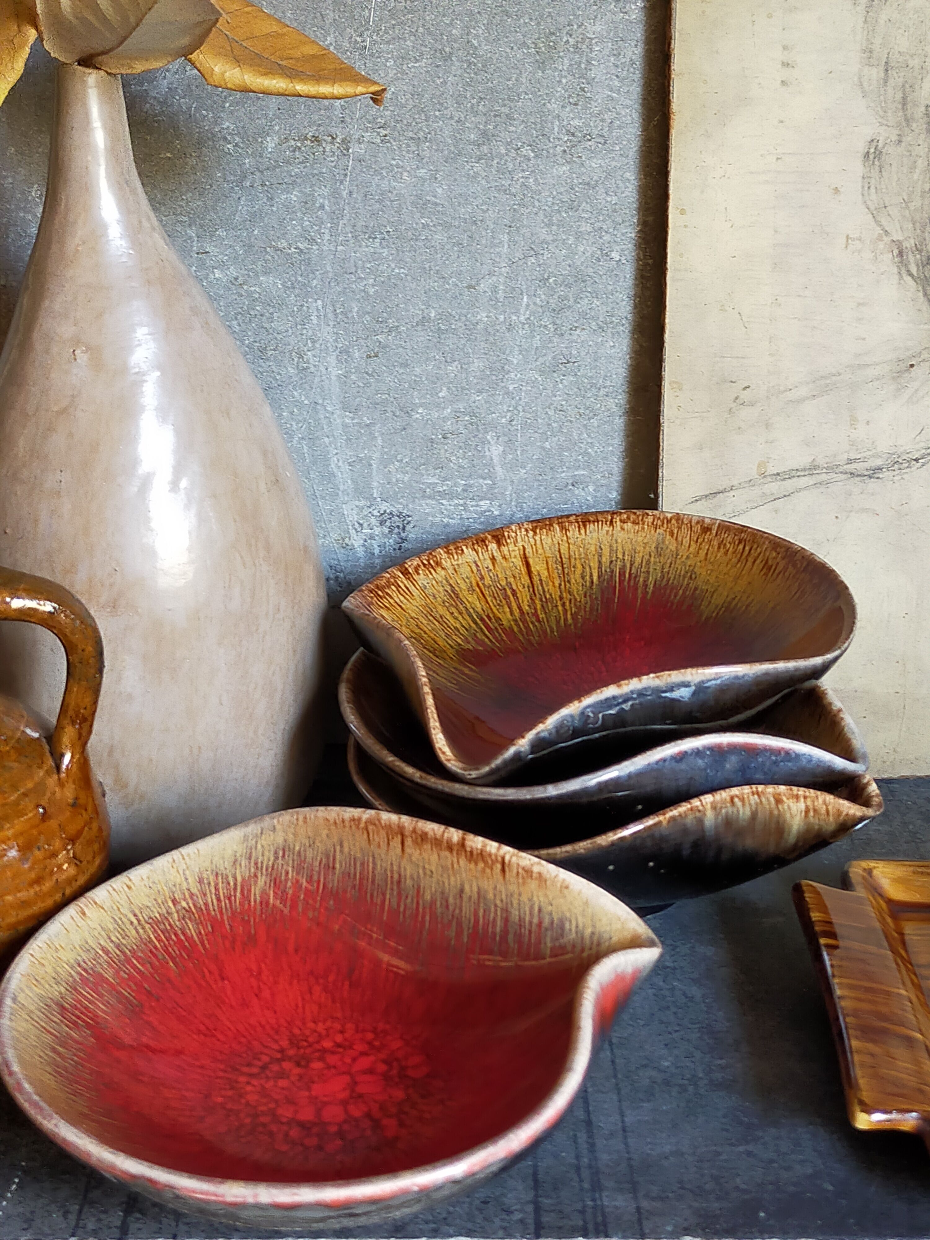 Four bowls free-form cups with French metal enamel