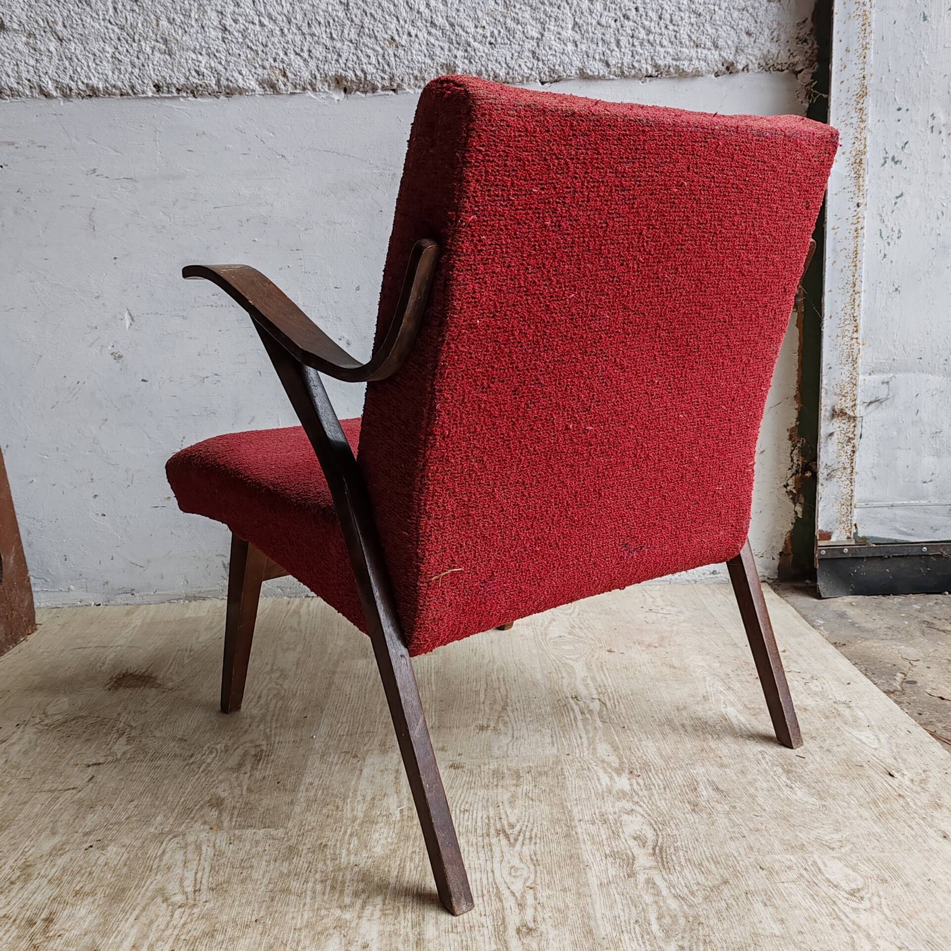 Fauteuil lounge Tatra vintage mi-siècle en bois cintré tchèque