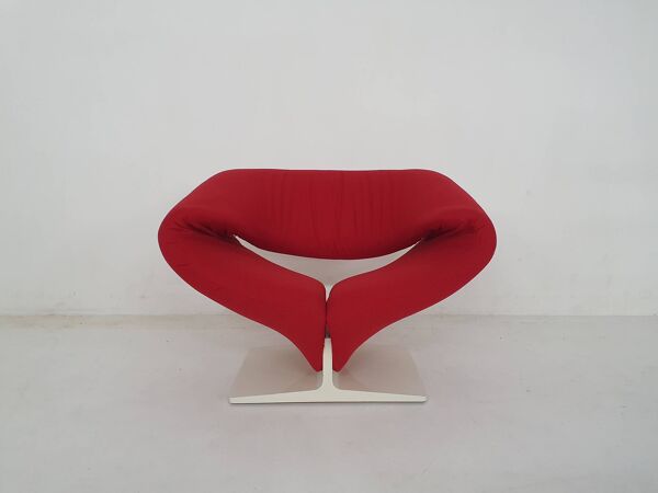 Concevoir le fauteuil lounge modèle ''Ribbon'' de Pierre Paulin pour Artifort, Pays-Bas 1966