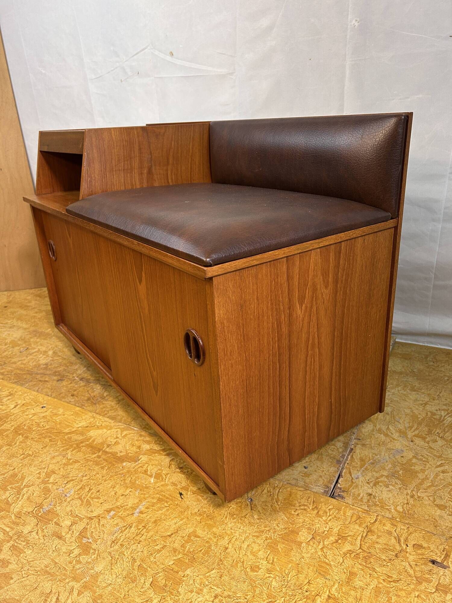 Mid-Century Retro Vintage Teak Telephone Seat / Bench by Chippy Heath 1960