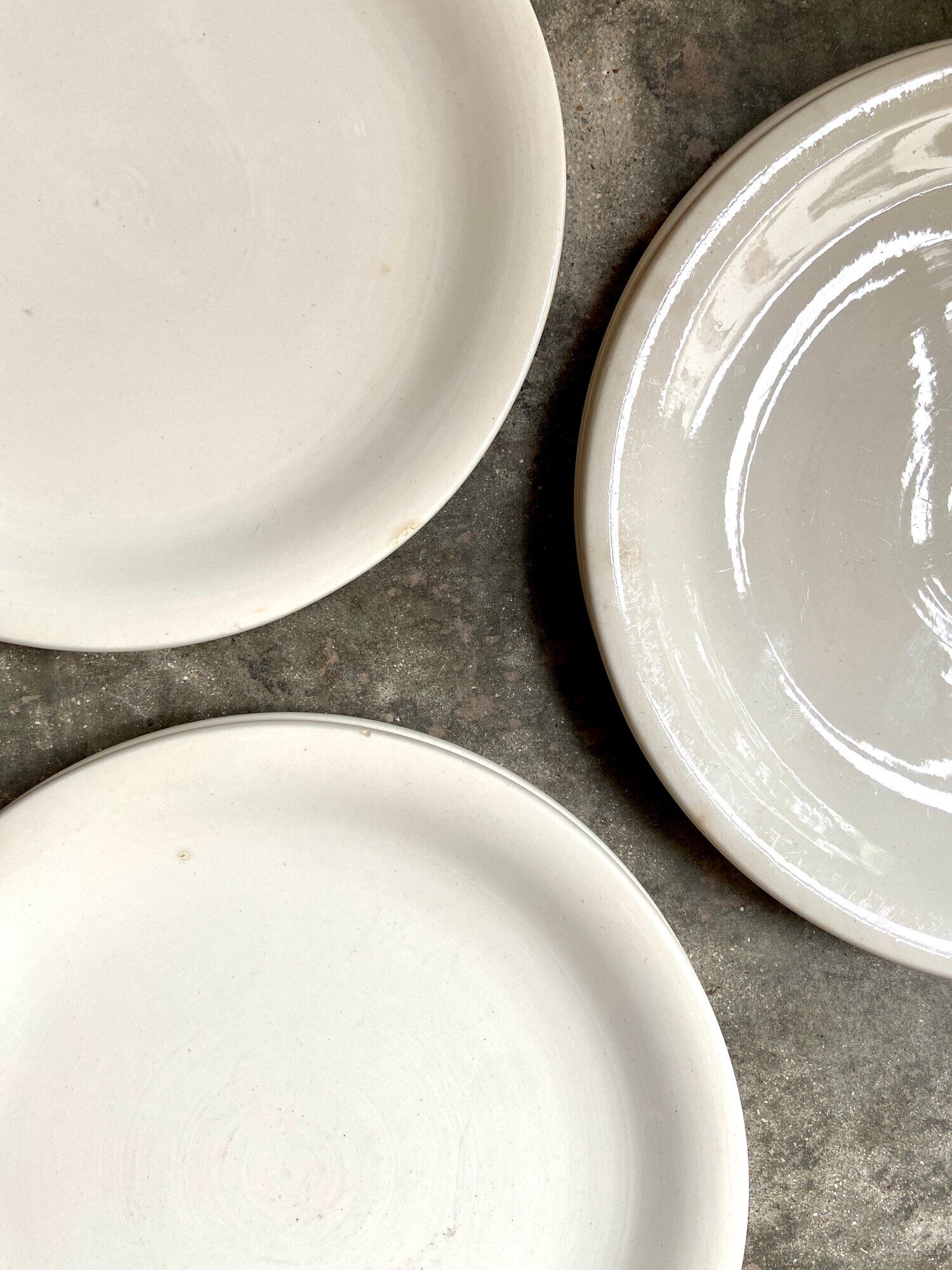 8 flat plates Sarreguemines in white earthenware