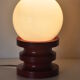 Lampe bois laqué et opaline vintage