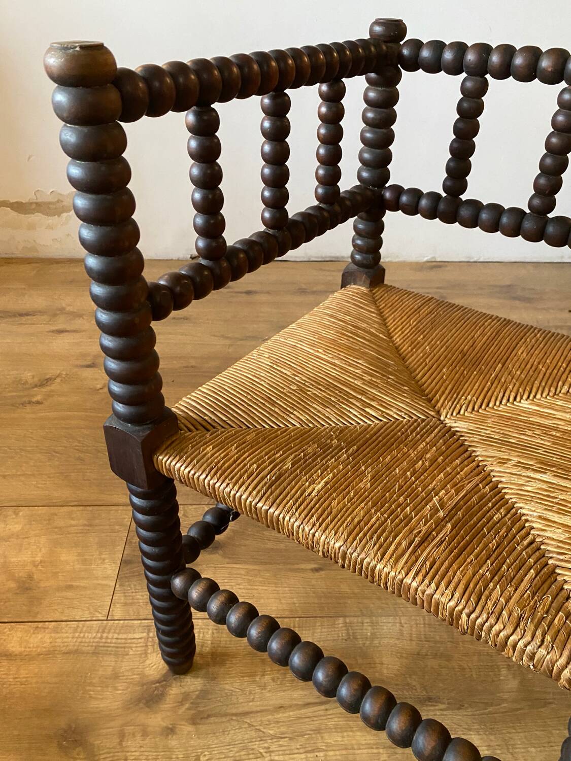 Beaded wood corner or corner armchair