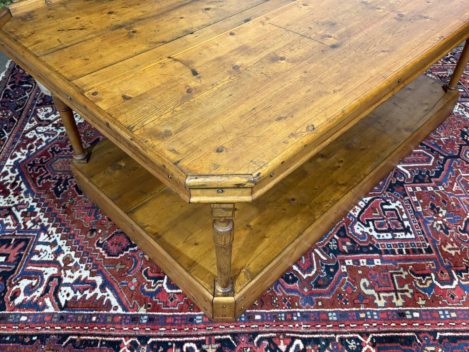 19th-century work table in English pine.