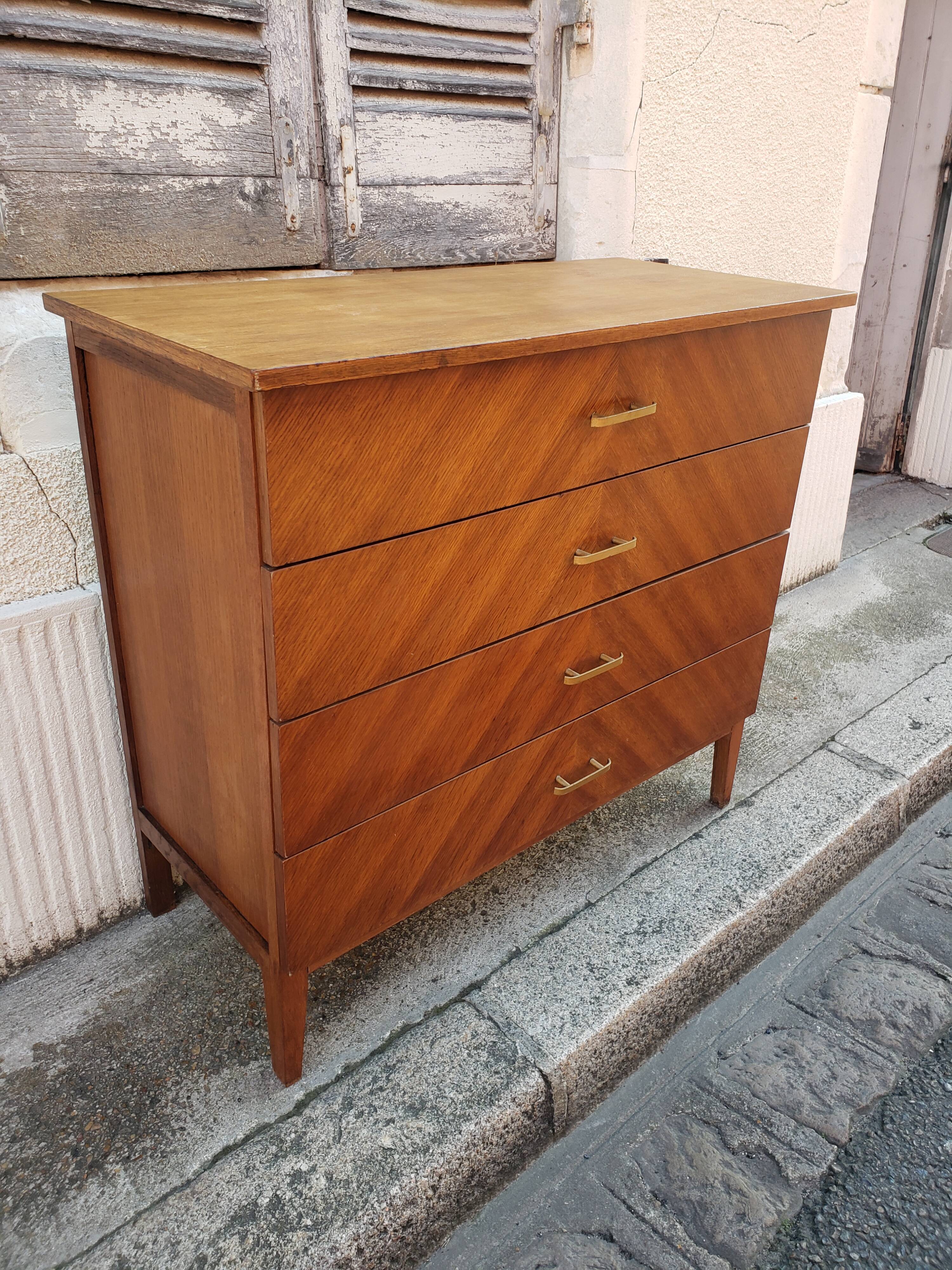 Commode vintage design chevrons