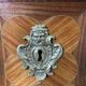Commode de style Louis XV en marqueterie vers 1920
