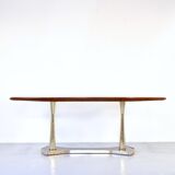 Table à manger italienne du milieu du siècle en acajou, laiton, marbre.