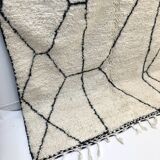Moroccan Berber carpet Beni Ouarain with black graphic patterns 3,09x1.99m