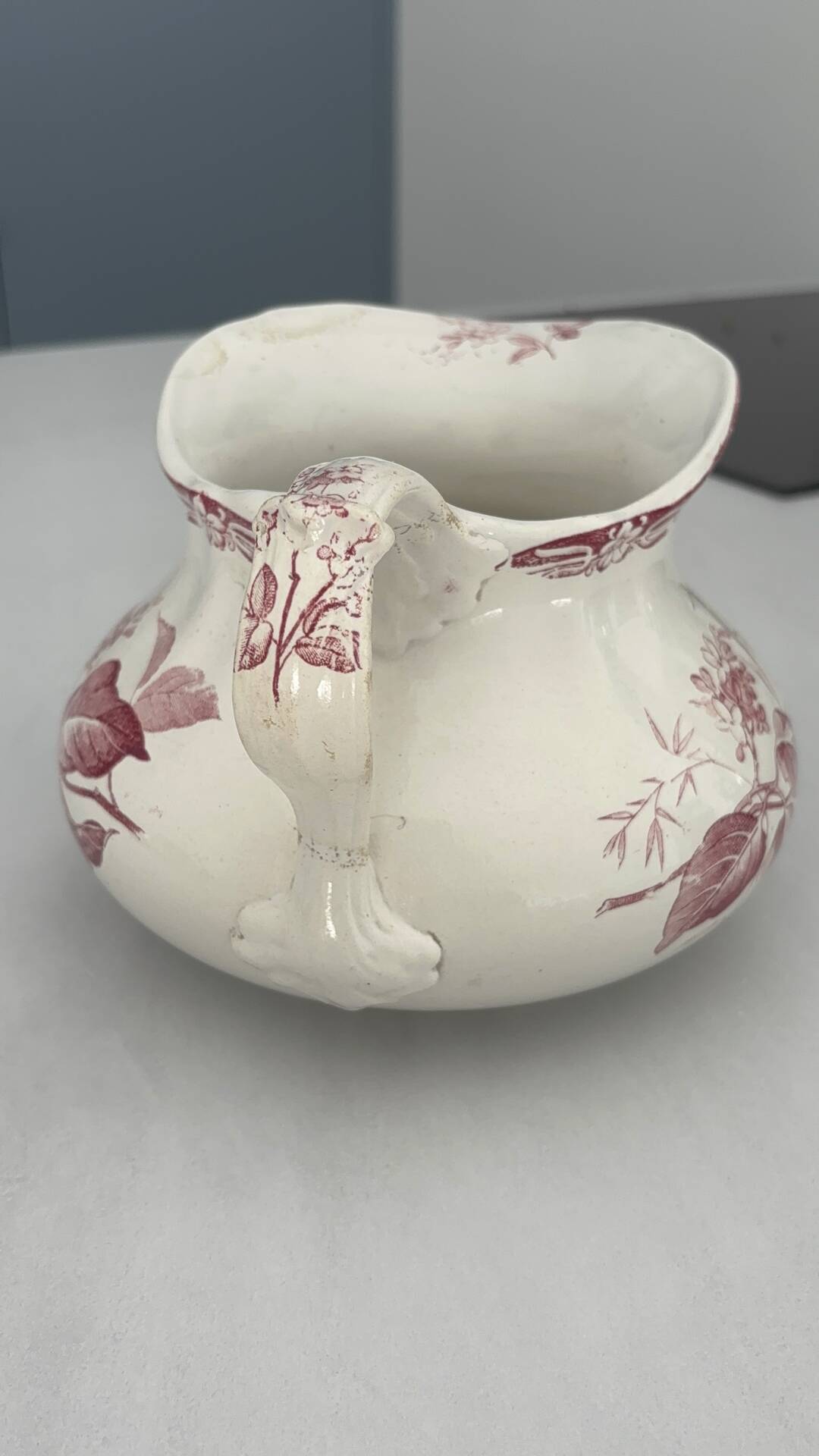 Antique toilet bowl in ironstone Lilas Creil and Montereau – Pic