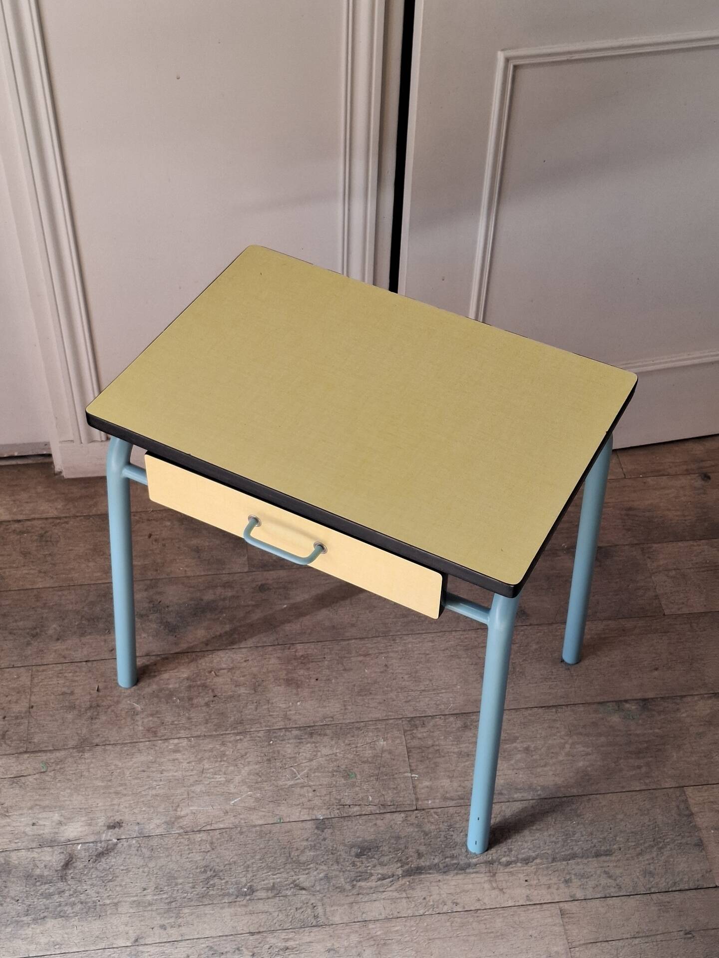 Child's desk