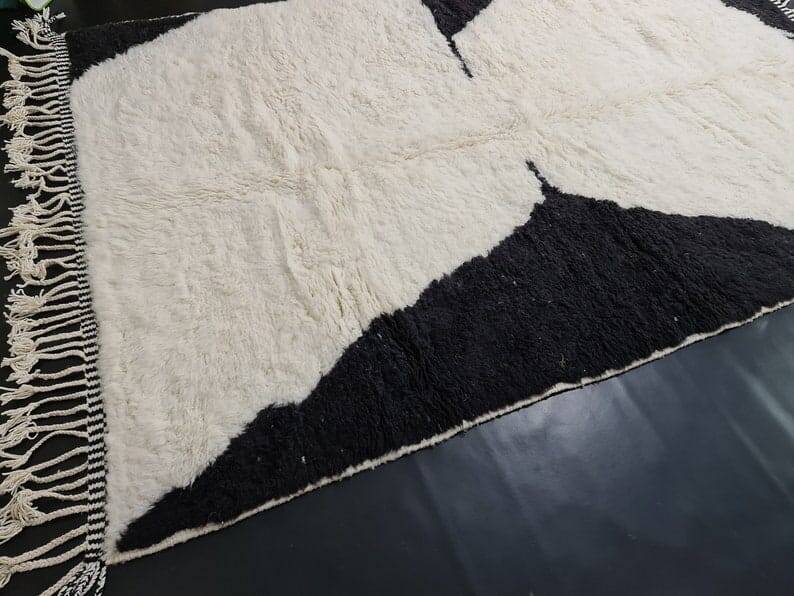 Handmade pure wool rug, size 150 x 250 cm