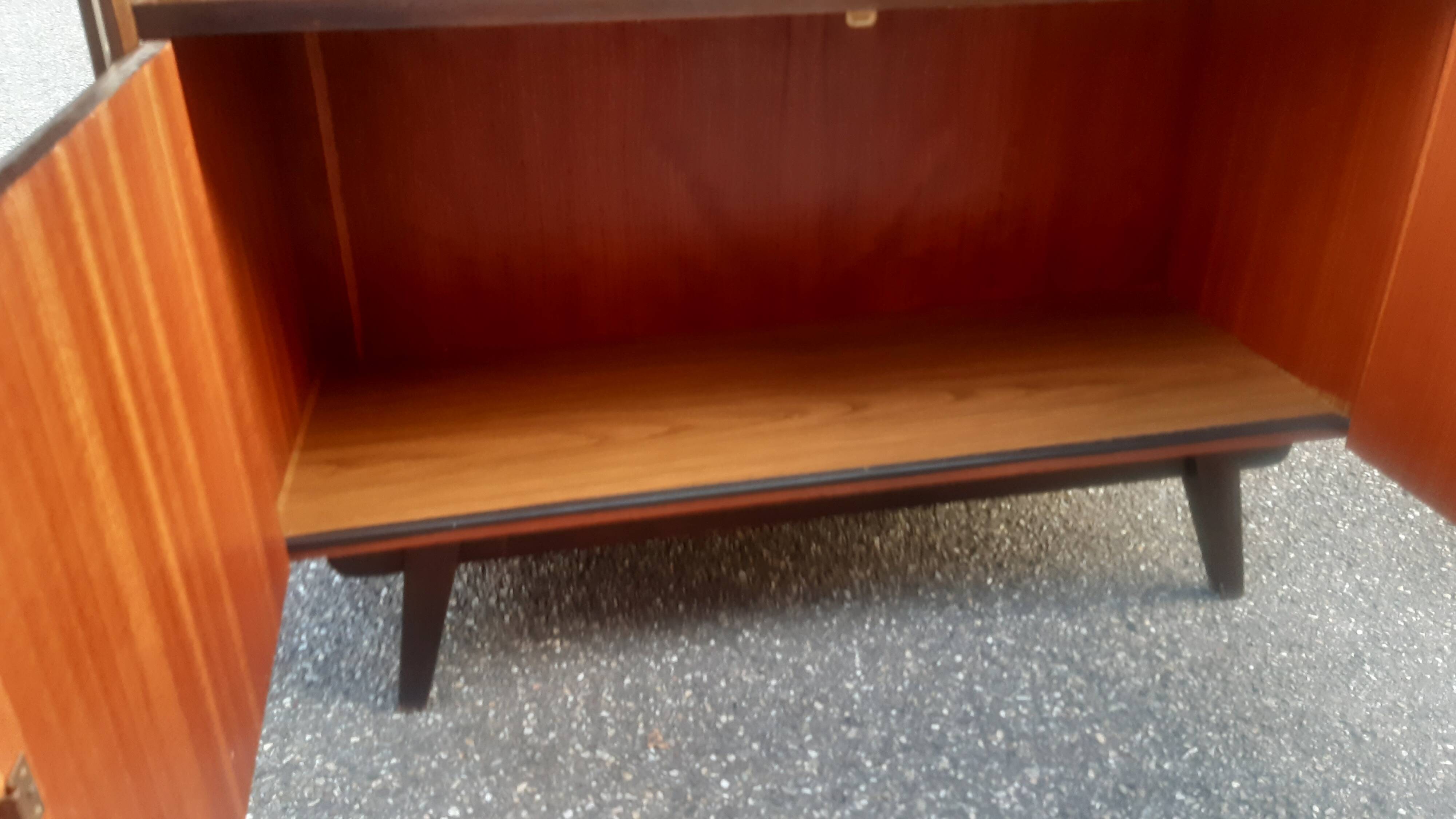 Meuble vintage pieds compas