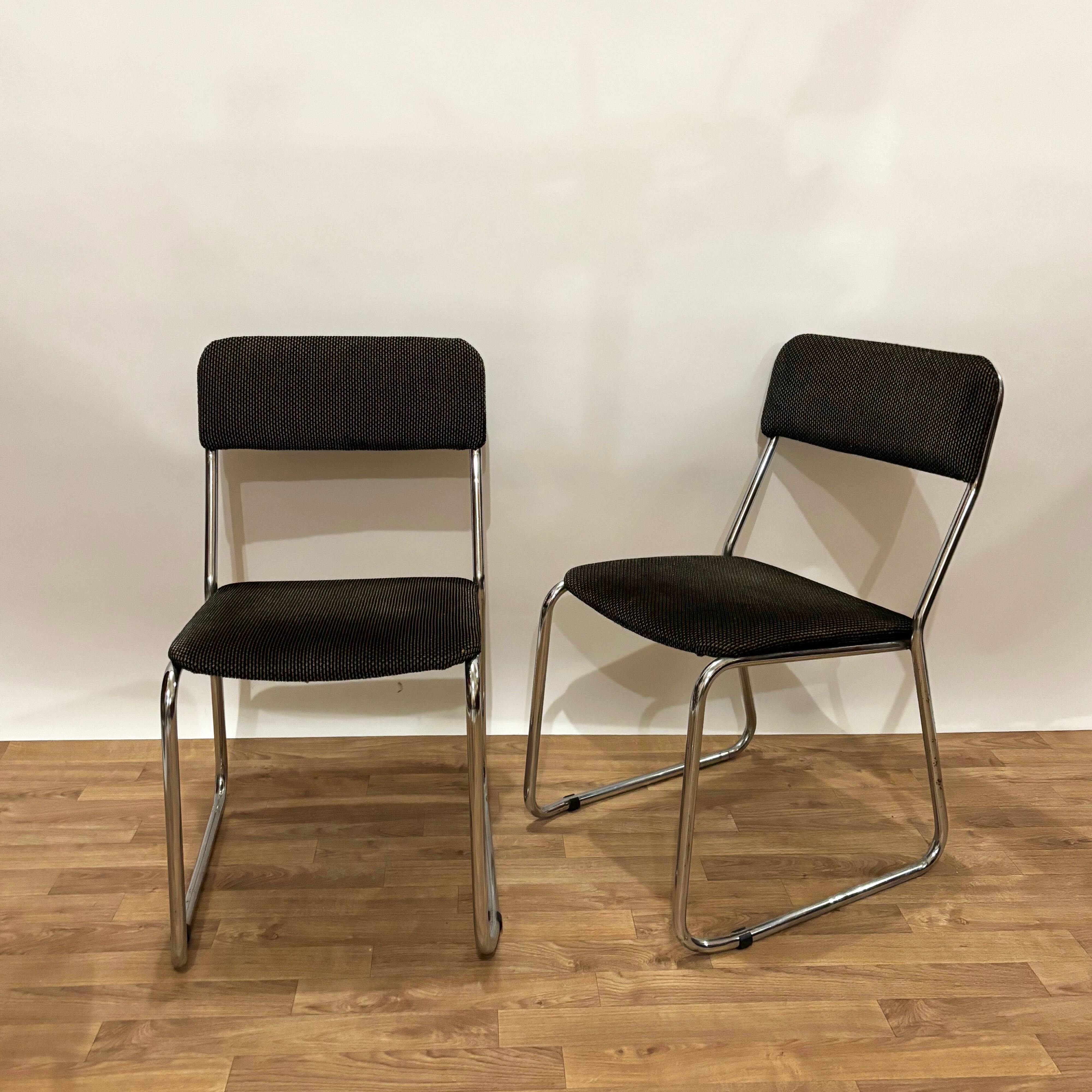 Lot de 4 chaises années 70 métal chromé