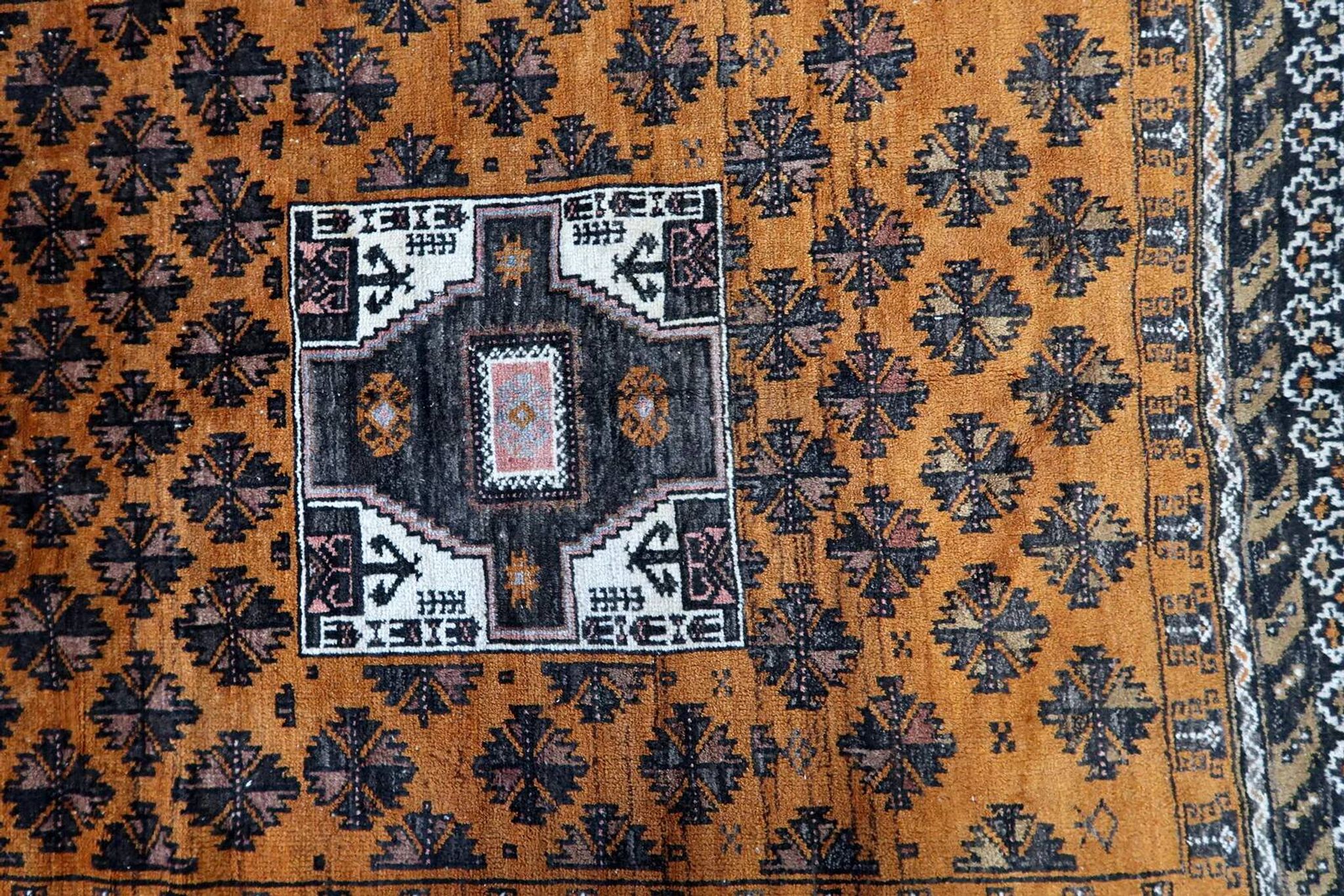 Tapis Baluch afghan ancien fait main, 107 cm x 189 cm, années 1920