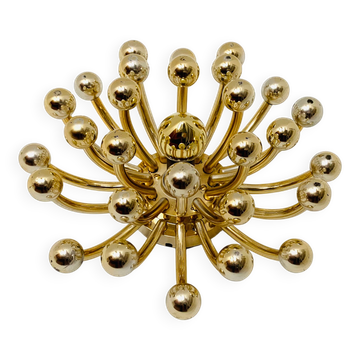 Applique Pistillo en Italie par Studio Tetrarch pour Valent