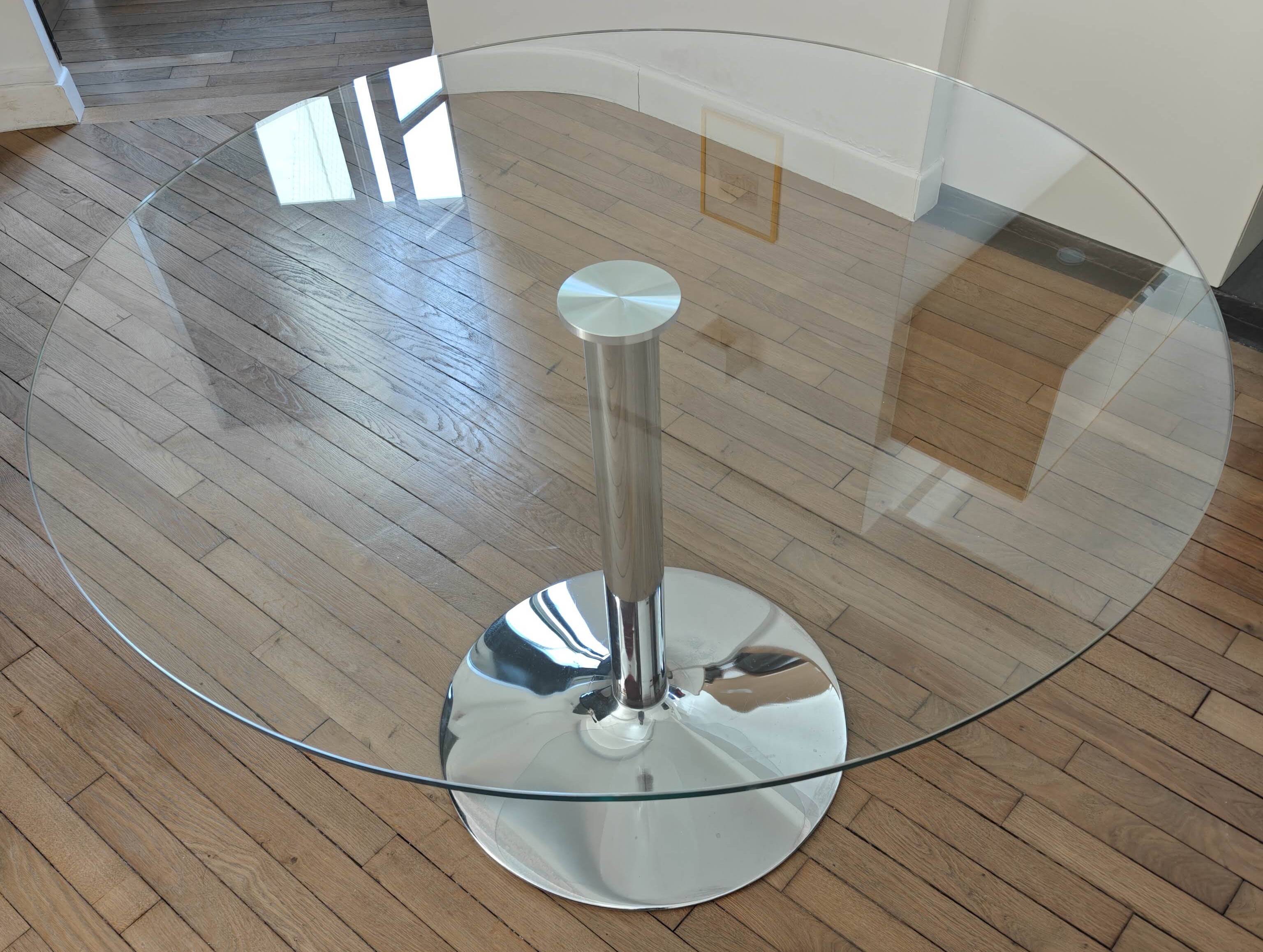 Kavehome glass and chrome dining table